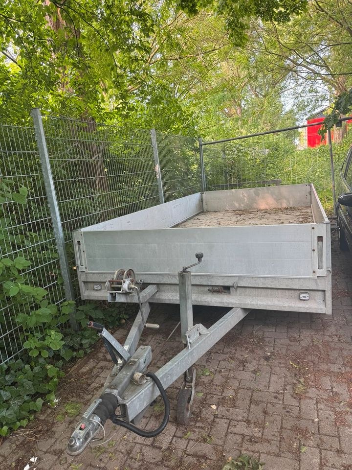 Autotransport Anhänger mieten bei Moorfleeter Anhängervermietung