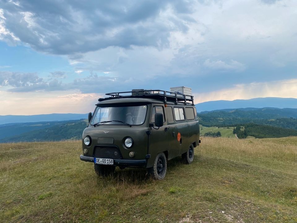 UAZ Buchanka Allrad mieten bei Offroad-Camper – für den Roadtrip