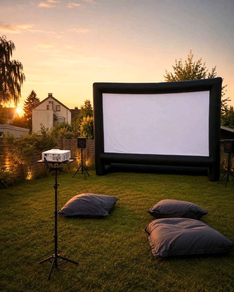 XXL Garten Outdoor Kino Beamer Leinwand Sound mieten in Herford