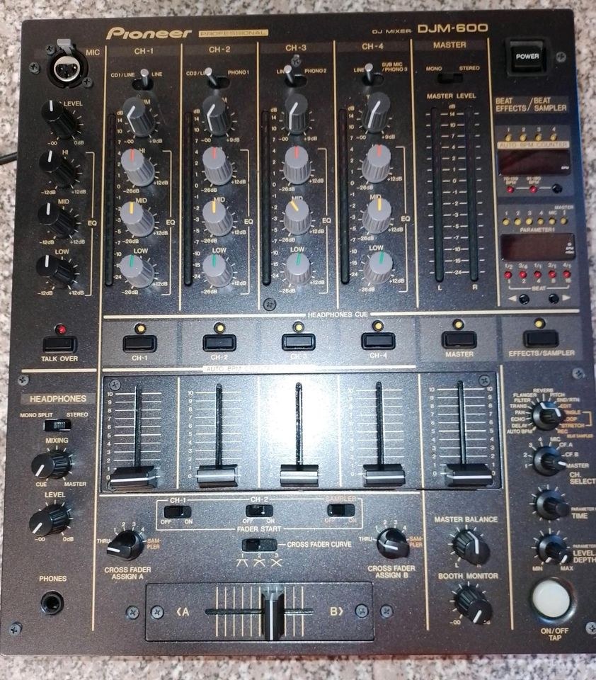 DJ Mischpult Pioneer DJM 600 mieten in Bietigheim-Bissingen