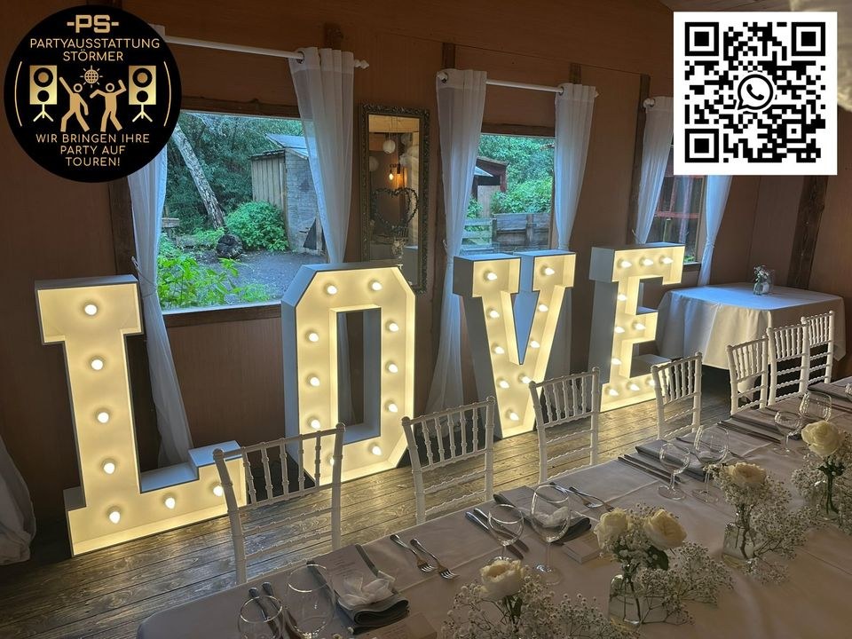 XXL LOVE Buchstaben 1,20m Holz Leuchtbuchstaben mieten in Ahrensburg