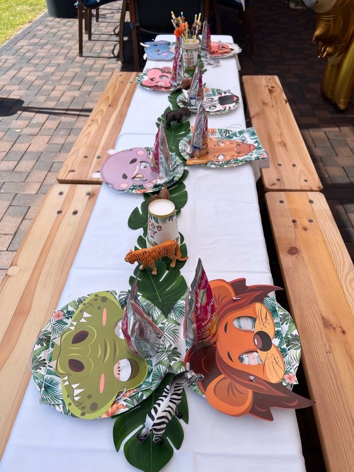 KINDER Bierzeltgarnituren Set:1 Tisch,2 Bänke mieten