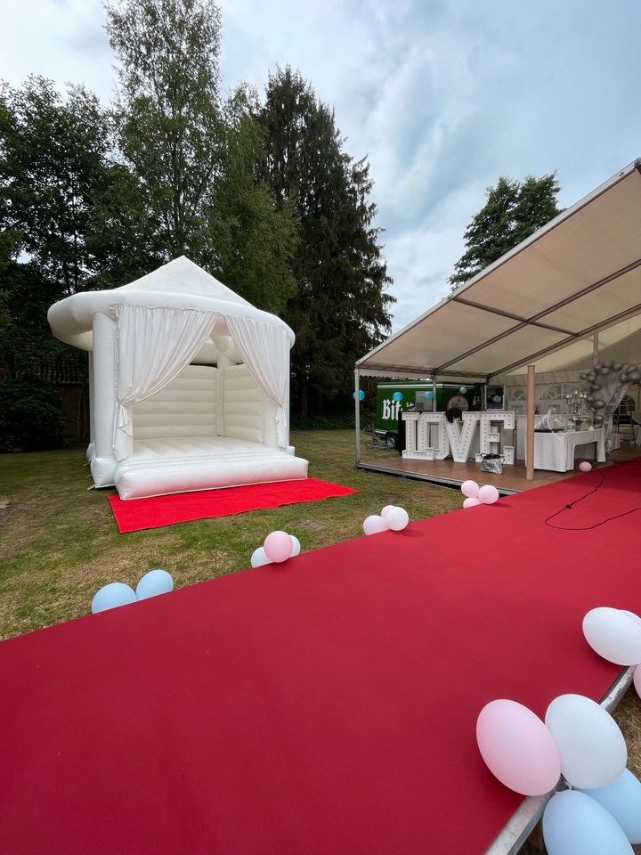 Hochzeitshüpfburg Hüpfburg weiß mieten bei Party DJ Fabrik" – 3