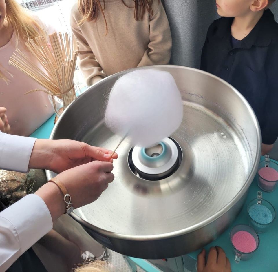 Zuckerwattemaschine Zuckerwattenwagen mieten bei Party DJ Fabrik" – 4