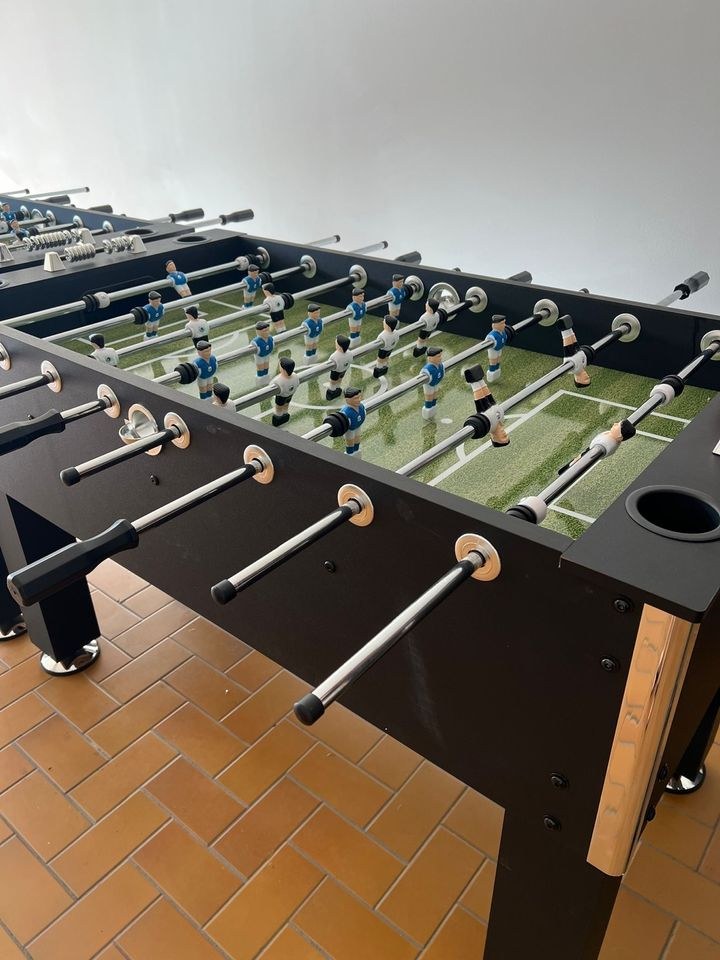 Kickertisch Spaß Equipment Tischkicker mieten bei Party DJ Fabrik"