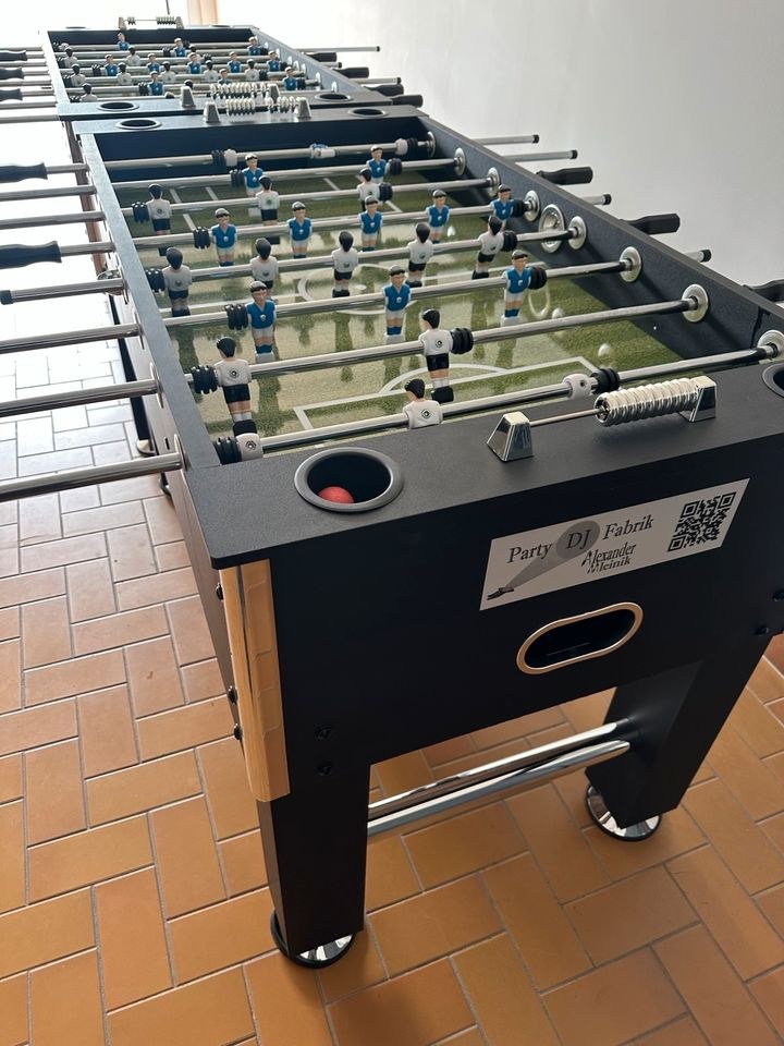 Kickertisch Spaß Equipment Tischkicker mieten bei Party DJ Fabrik" – 2
