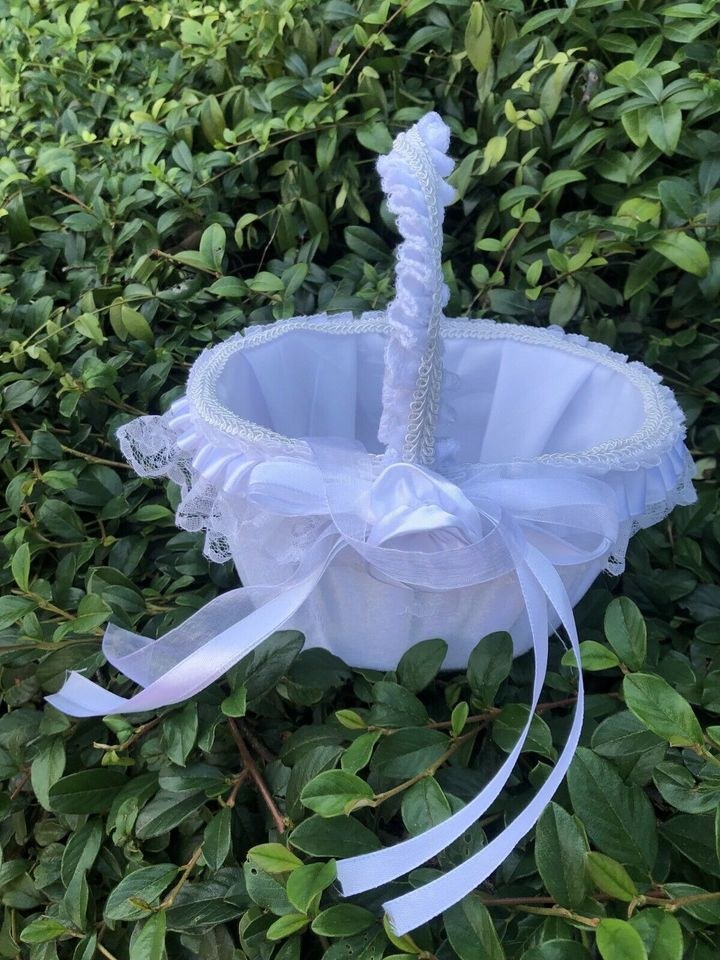 ❌Blumenmädchen Körbe weiß Vintage mieten bei Party DJ Fabrik" – 3