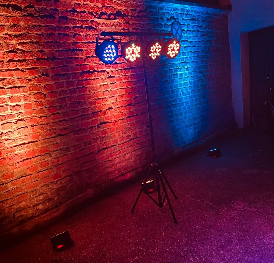 Lichtanlage 4 LED Par Lights Partybeleuchtung mieten in Lindenthal – 2