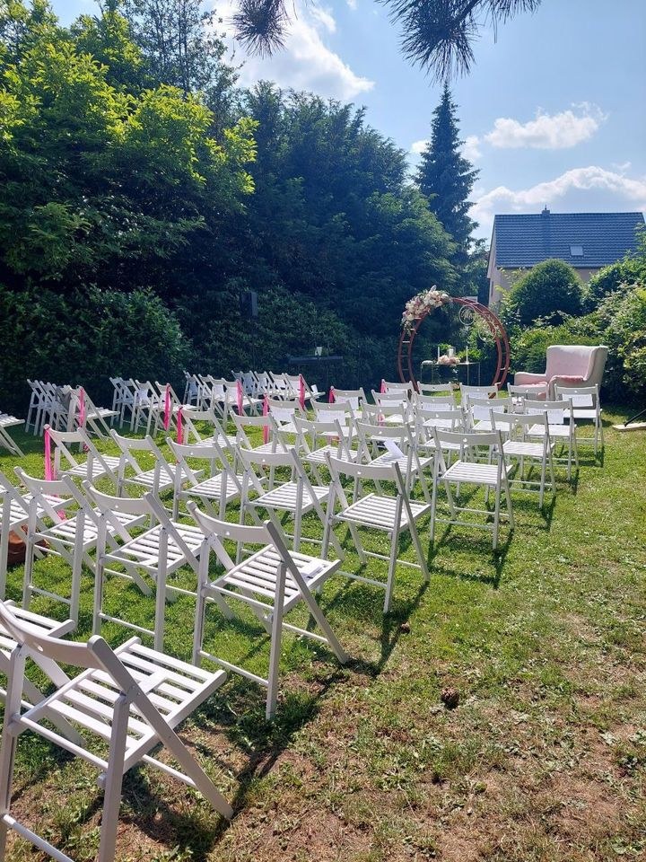 Weiß Klappstühle Stühle freie Trauung mieten in Bad Oeynhausen – 2