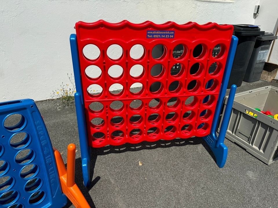 Riesen Vier gewinnt Spiel mieten in Senne – für Kinderfest & Feier – 3