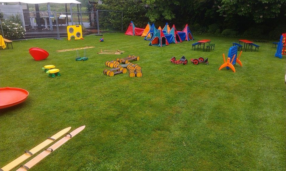Spielmobil Outdoor Spiele mieten in Senne – für Kinderfest & Feier