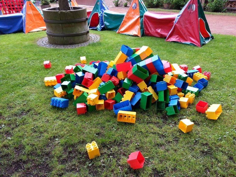 XXL Bausteine Kisten mieten in Senne – Spiel & Spaß