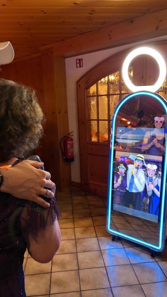 Fotospiegel magic mirror Fotobox mieten in Senne