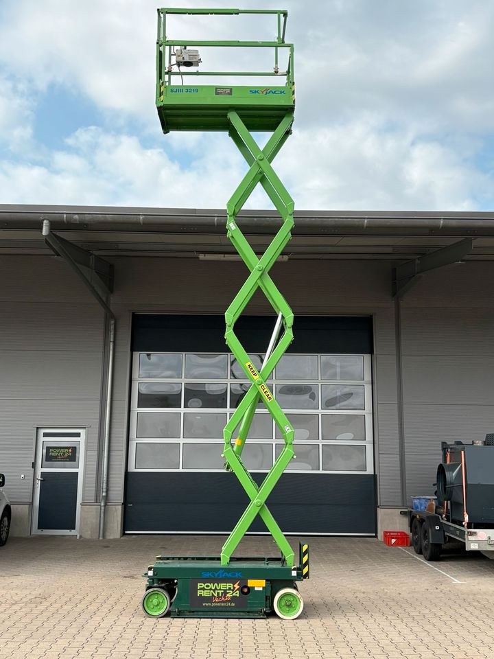 Arbeitsbühne Scherenbühne Skyjack SJIII 3219 mieten bei Powerrent24