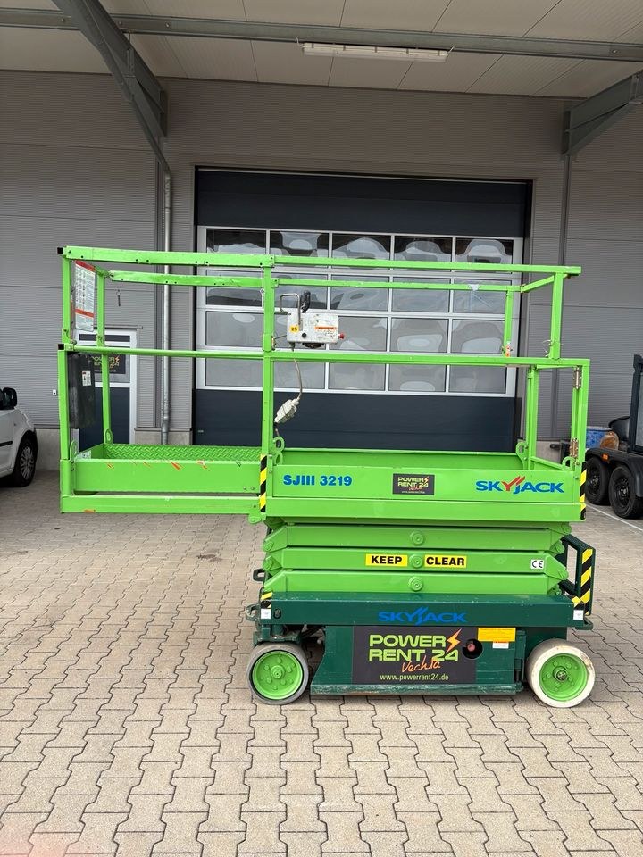 Arbeitsbühne Scherenbühne Skyjack SJIII 3219 mieten bei Powerrent24 – 3