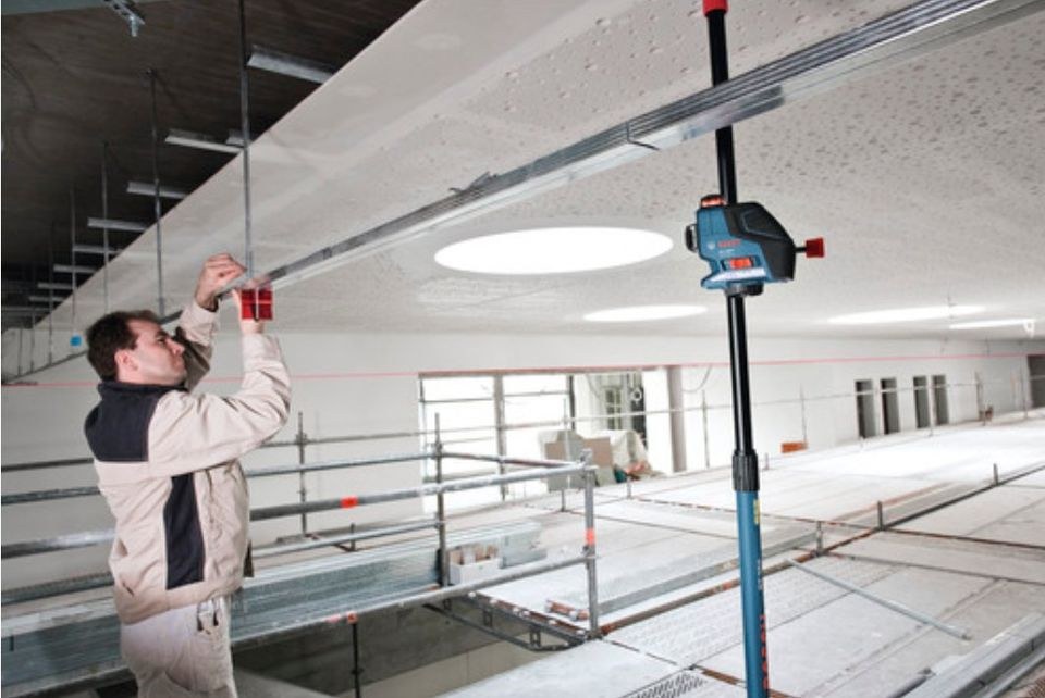 Bosch Kreuzlinienlaser GL 3 80 Stativ mieten in Gosen-Neu Zittau – 3