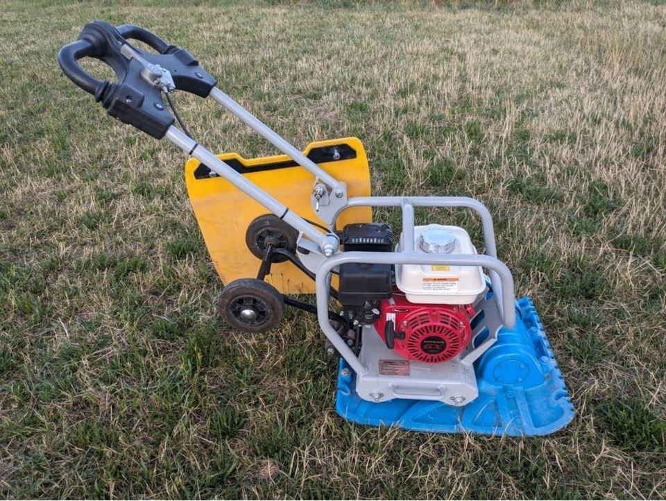 Rüttelplatte Weber CF3 94kg Vibrationsplatte mieten in Hohenfels