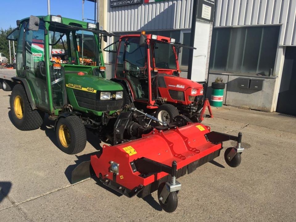 Kommunaltraktor Hako John Deere Mähen Mähwerk mieten in Engstingen – 2