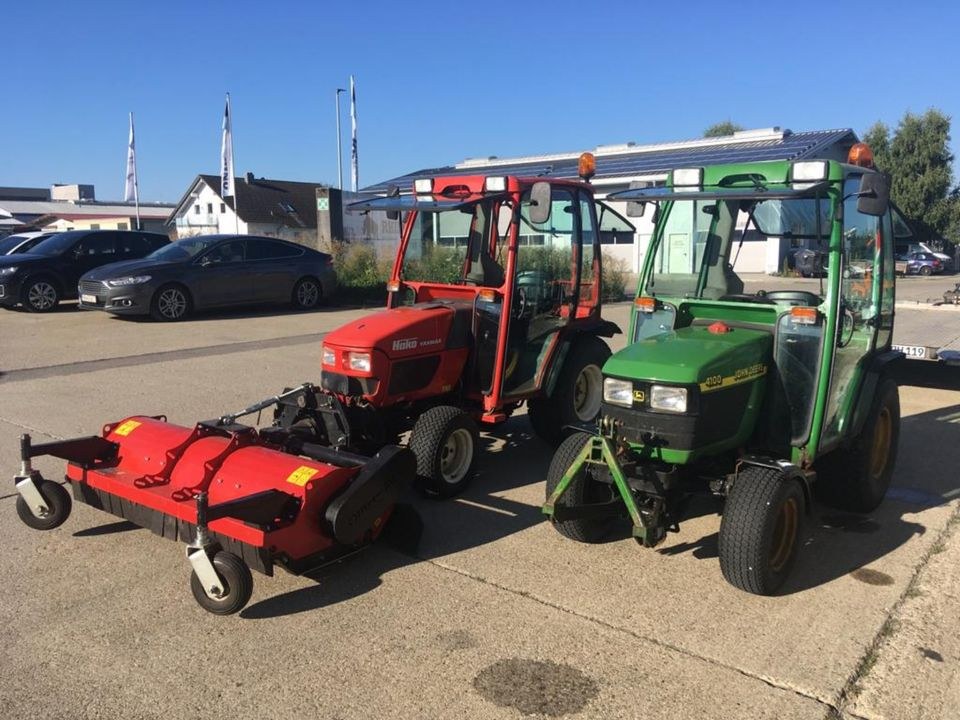 Kommunaltraktor Hako John Deere Mähen Mähwerk mieten in Engstingen