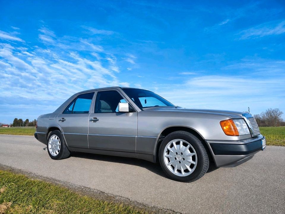 Mercedes W124 Oldtimer Kurztrip Ausflug mieten bei Rentbee