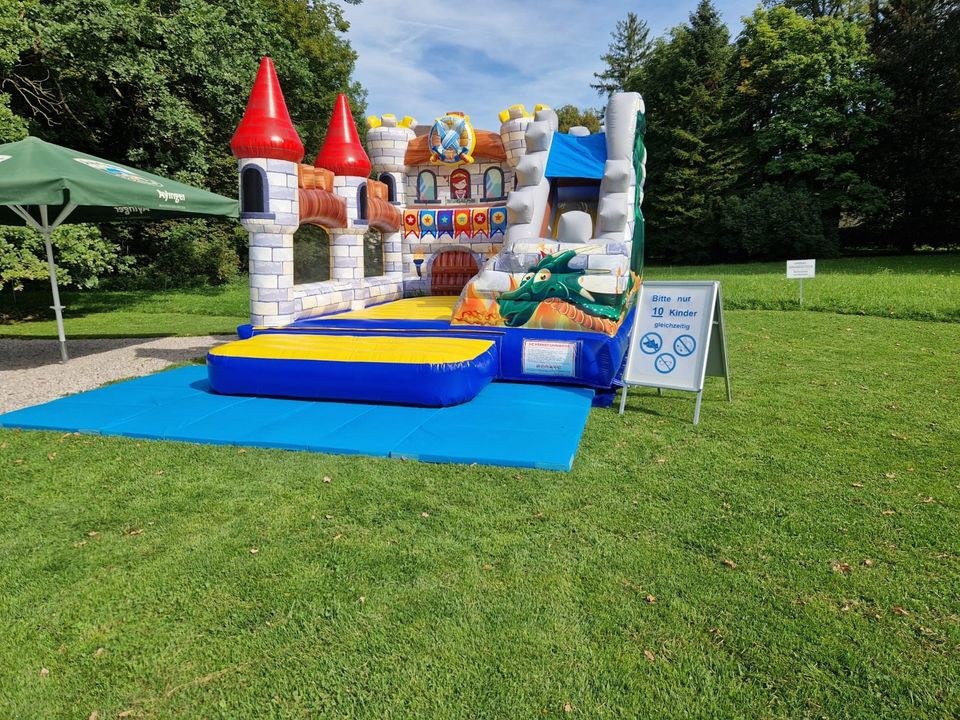 Hüpfburg Ritter Prinzessin mieten bei Rentbee