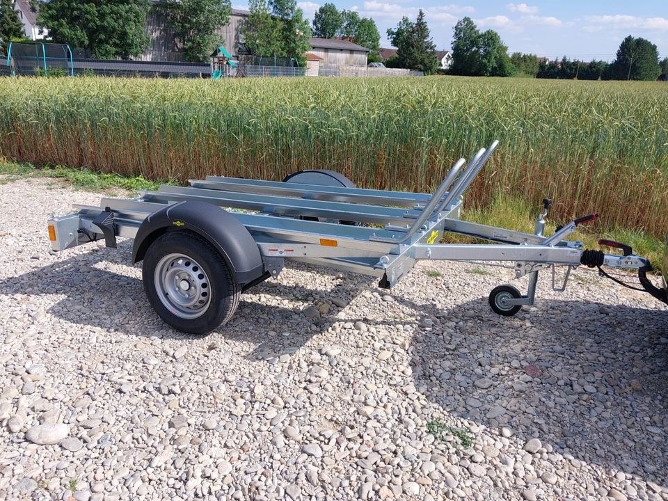 Motorradanhänger PKW Anhänger gebremst mieten bei Rentbee