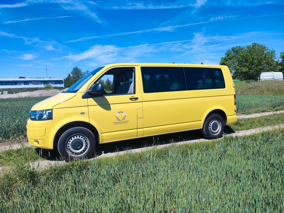 VW T5 Bus Bulli 9 Sitzer Langversion mieten bei Rentbee