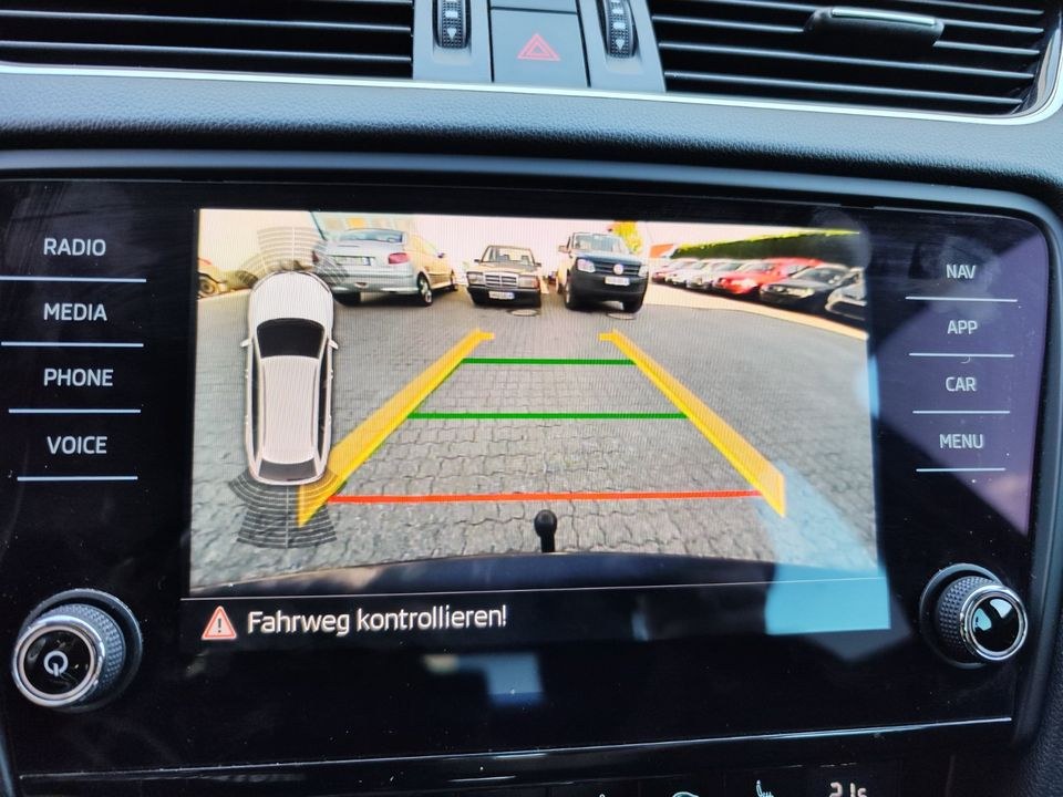 Skoda Octavia Kombi TDi Auto mieten bei Rentbee – fair mieten – 4