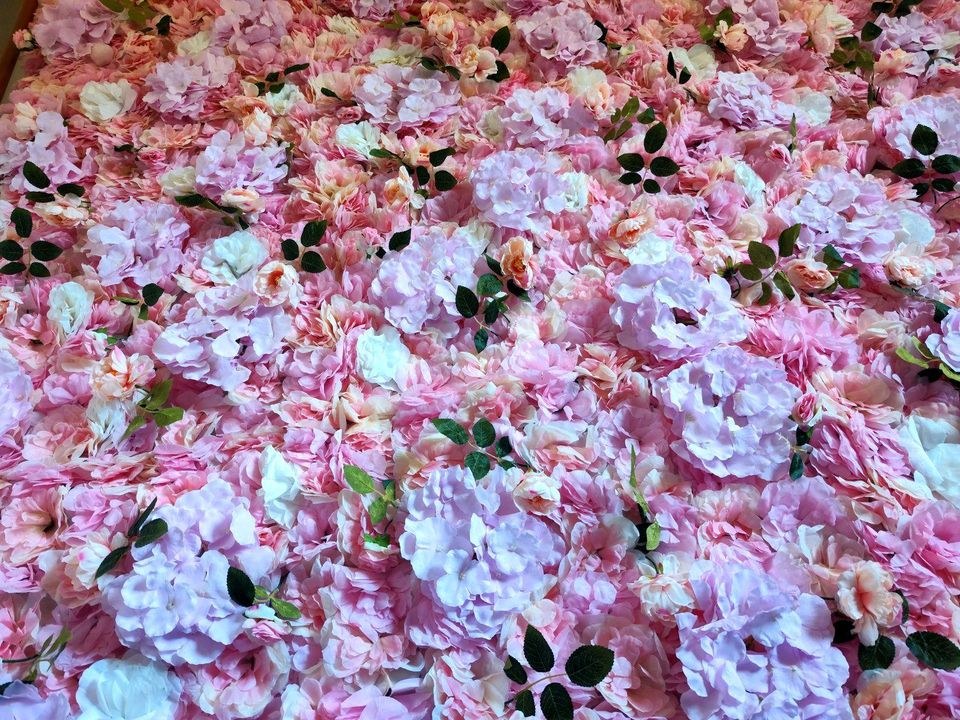 Rosenwand Blumenwand Fotohintergrund bodenlang mieten bei Rentbee – 4