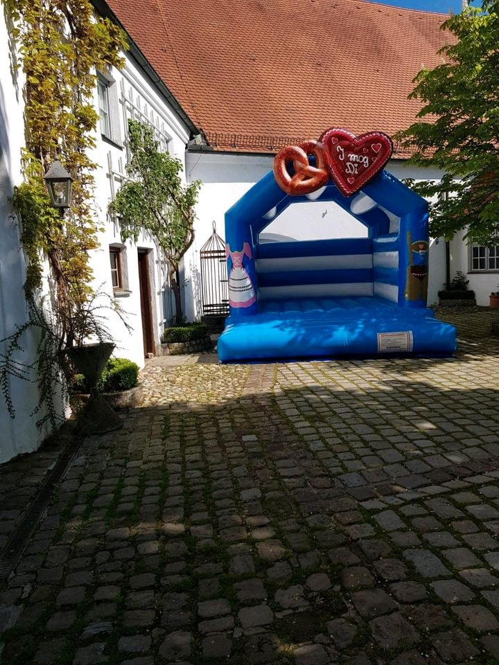 Hüpfburg Veranstaltung mieten bei Rentbee – Hüpfspaß für jede Feier