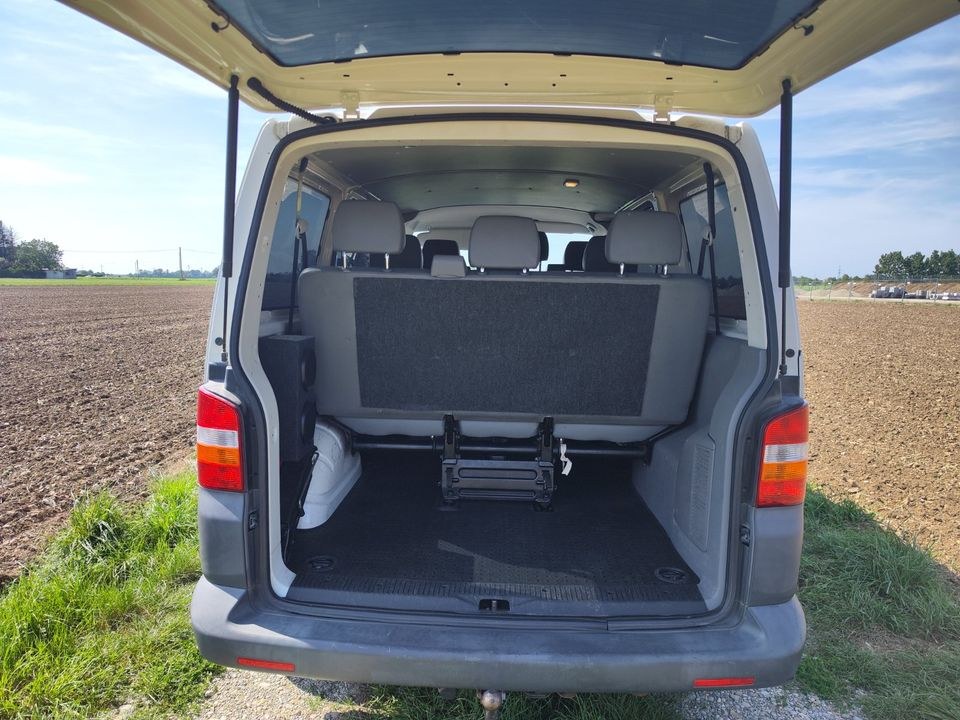 Bus Bulli Auto 9 Sitze mieten bei Rentbee – für den Roadtrip – 3