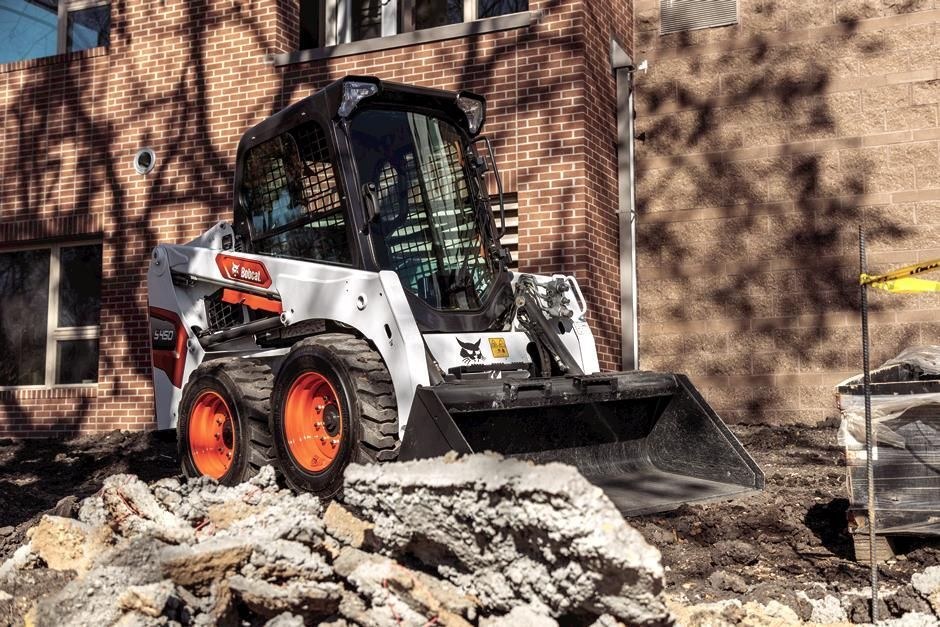 Kompaktlader Bobcat S450 Perfekter Allrounder mieten in Solingen – 4
