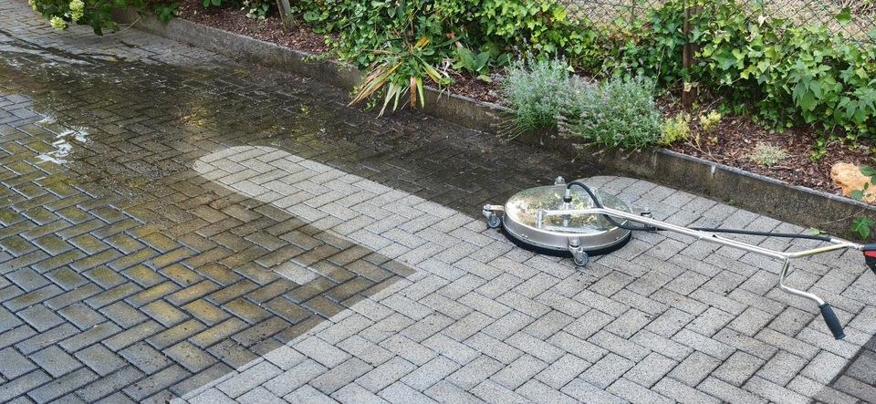 Hochdruck Heißwasser Anhänger 500L Tank mieten bei rento Pro Equipment