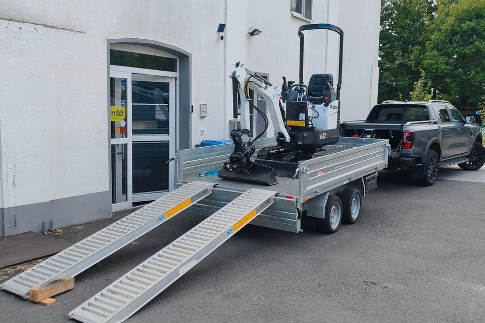 Minibagger 1,1t Bobcat E10z 2026 Schwenkwanne mieten in Solingen – 2