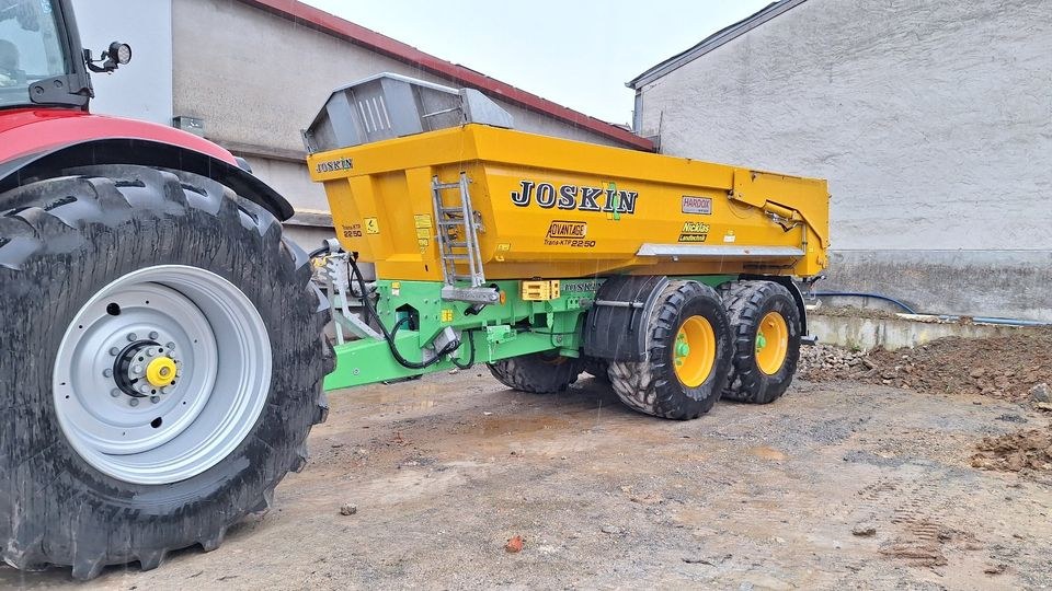 Erdmulde Kipper Joskin Trans KTP 22 50 mieten in Würzburg