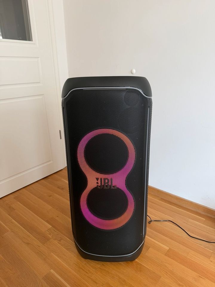 JBL PartyBox Ultimate 1100W N Profi Musikbox mieten – 3