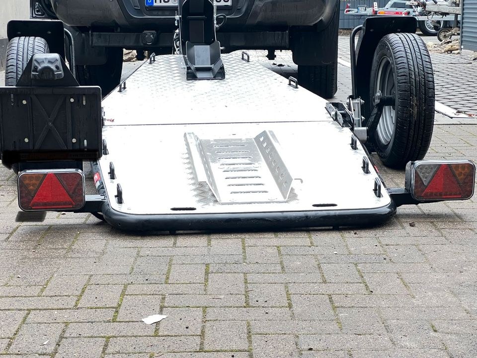 absenkbarer Motorradanhänger Quadanhänger 750 KG mieten – 2