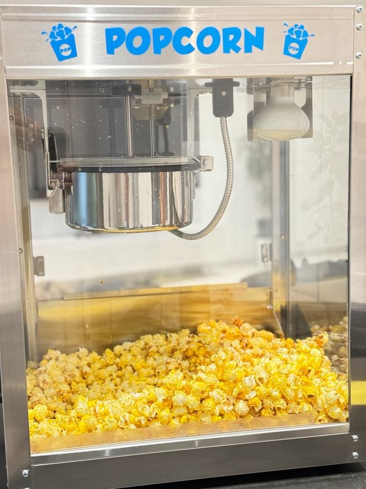 Profi Popcornmaschine Kinder mieten bei RSS Maschinen- und Anhänger