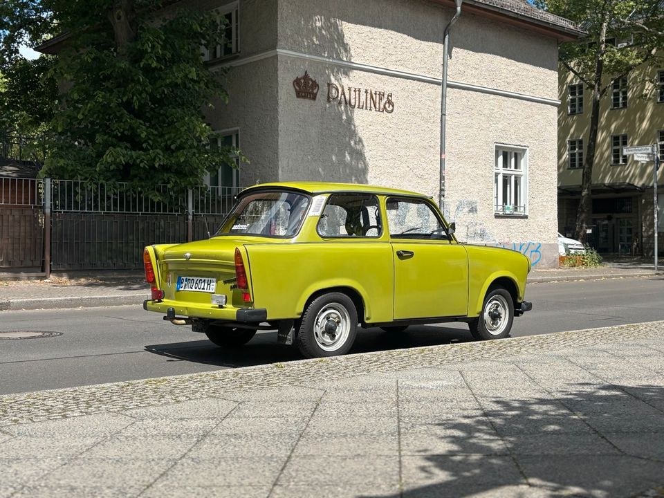 Trabant 601 fahren mieten in Karlshorst – für Hochzeit & Ausfahrt – 3
