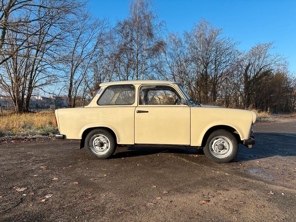 Trabant fahren mieten in Karlshorst – für Hochzeit & Ausfahrt – 3