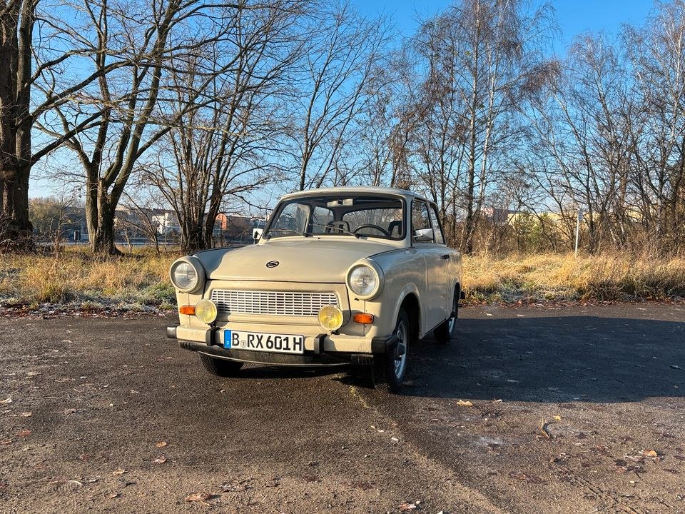Trabant fahren mieten in Karlshorst – für Hochzeit & Ausfahrt