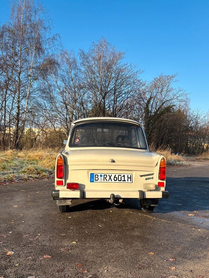 Trabant fahren mieten in Karlshorst – für Hochzeit & Ausfahrt – 4