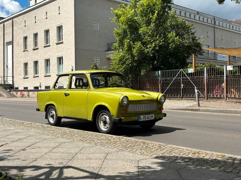 Trabant 601 fahren mieten in Karlshorst – für Hochzeit & Ausfahrt – 2