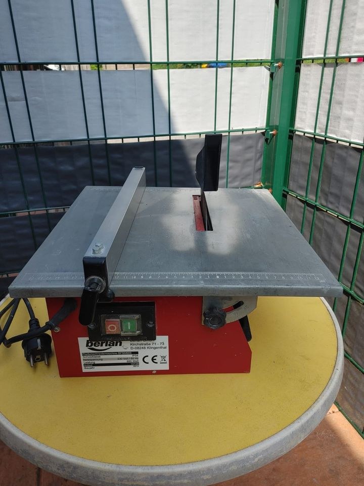 Fliesenschneidmaschine Fliesenschneider mieten in Hamminkeln