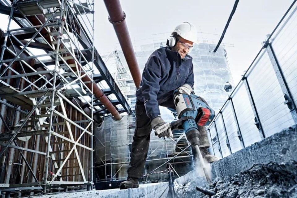 BOSCH GBH 18V 45 C PRO Akku Bohrhammer SDS max mieten in Neuenstein – 2