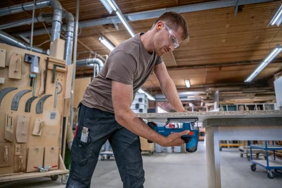 BOSCH GST 18V 155 SC PRO Akku Stichsäge mieten bei Schwarz Mietpark – 3