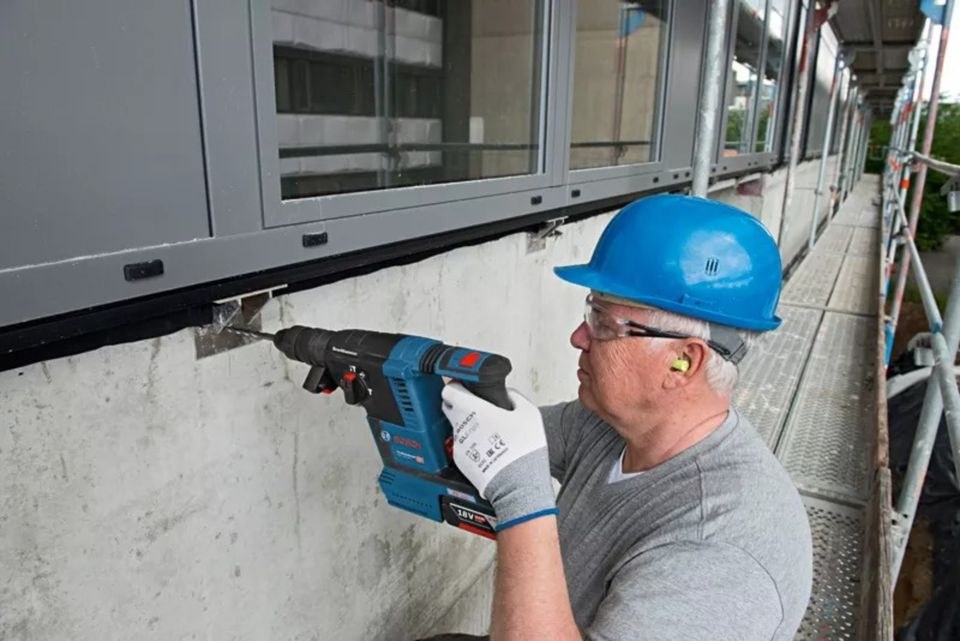 BOSCH GBH 18V 26 PRO Akku Bohrhammer SDS plus mieten in Neuenstein – 4