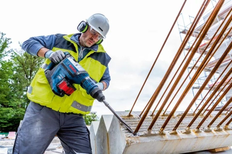 BOSCH GBH 18V 45 C PRO Akku Bohrhammer SDS max mieten in Neuenstein – 3