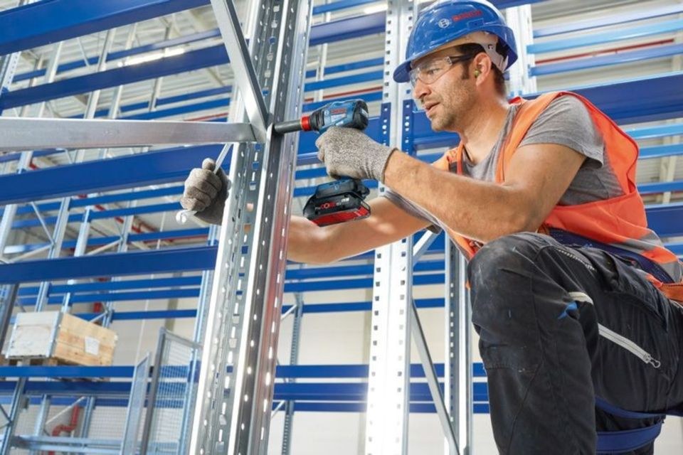 BOSCH GDX 18V 210 C PRO Akku Drehschlagschrauber mieten in Neuenstein – 4
