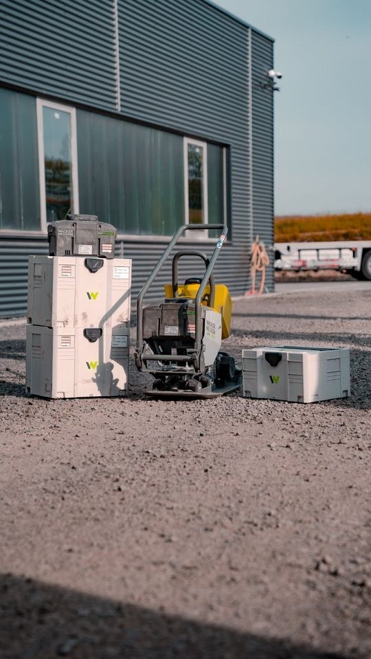 Wacker Neuson APS1135e Elektro Rüttelplatte mieten bei SE Design
